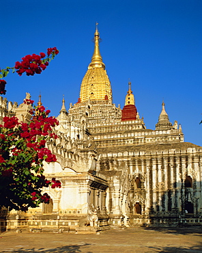 Ananda Temple, Bagan (Pagan) area, Myanmar (Burma), Asia