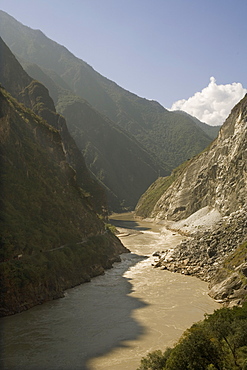 Tiger Leaping Gorge and Yangtze River, Yunnan, China, Asia