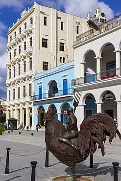 Plaza Vieja, Havana, Cuba, West Indies, Caribbean, Central America