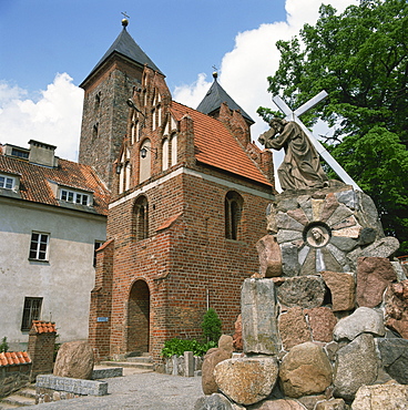 Statue of Christ carrying the cross in front of the Czerwinsk Abbey, Poland, Europe