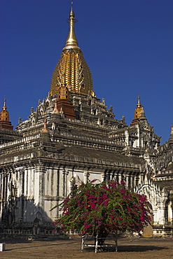 Ananda Pahto (temple) built around 1105 by King Kyanzittha, old Bagan, Bagan (Pagan), Myanmar (Burma), Asia