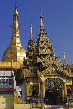 Sule Pagoda, Yangon (Rangoon), Myanmar (Burma), Asia