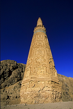 The 65 metre tall Minaret of Jam, built by Sultan Ghiyat Ud-Din Muhammad ben San, in around 1190, with Kufic script and verses of the Koran on the exterior, UNESCO World Heritage Site, Ghor Province, Afghanistan, Asia