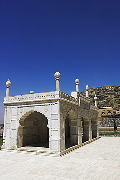 White marble mosque built by Shah Jahan, Gardens of Babur, Kabul, Afghanistan, Asia