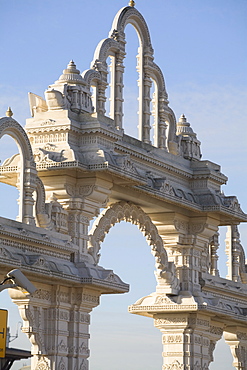 Shri Swaminarayan Mandir Temple, the largest Hindu temple outside India, winner of UK Pride of Place award 2007, Neasden, London, England, United Kingdom, Europe