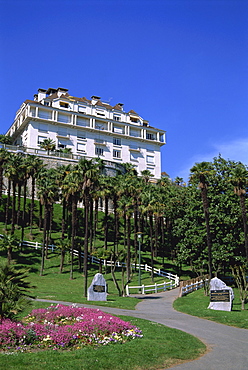 Palmeraie and Boulevard des Pyrenees, Pau, Bearn, Aquitaine, France, Europe