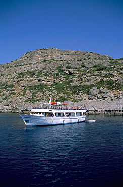 Boat trippers, east coast, Anthony Quinn's Bay, Rhodes, Greek Islands, Greece, Europe