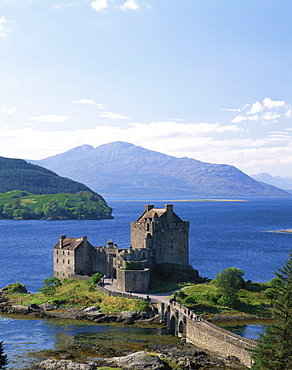 Eilean Donnan Castle, Loch Duich, Highlands, Scotland, United Kingdom, Europe