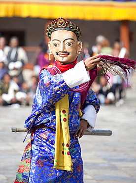 Monk performing traditional masked dance at the Wangdue Phodrang Tsechu, Wangdue Phodrang Dzong, Wangdue Phodrang (Wangdi), Bhutan, Asia