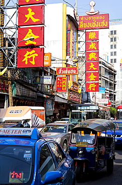 Traffic congestion in China Town, Bangkok, Thailand, Southeast Asia, Asia