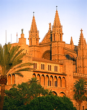 The cathedral at Palma, on Majorca, Balearic Islands, Spain, Europe