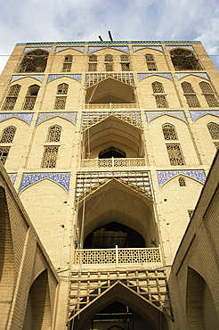 Palace of Ali Ghapu from the rear, Esfahan, Iran, Middle East