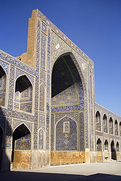 North eivan (hall) of the Masjid-e Imam (formerly Shah Mosque), built by Shah Abbas between 1611 and 1628, UNESCO World Heritage Site, Isfahan, Iran, Middle East