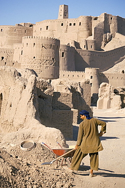 Restoration work, Arg-e Bam, Bam, UNESCO World Heritage Site, Iran, Middle East