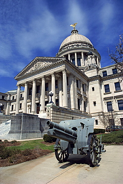 Historic gun outside the Mississippi State Capitol, built in 1903, Jackson, Mississippi, United States of America, North America