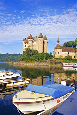 Chateau de Val on the River Dordogne, Bort-les-Orgues, France, Europe