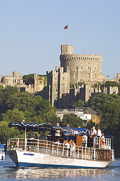 River Thames and Windsor Castle, Berkshire, England, United Kingdom, Europe