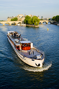 Pont Neuf and Ile de la Cite, Paris, France, Europe