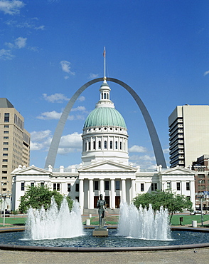 Fountains and buildings in city of St. Louis, Missouri, United States of America (USA), North America