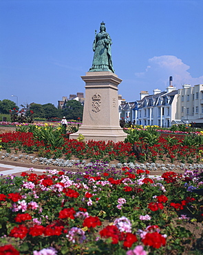 Statue of Queen Victoria in Victoria Park, Jersey, Channel Islands, United Kingdom, Europe