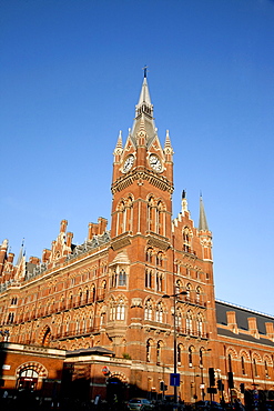 St. Pancras Station and the Renaissance Hotel building, Euston Road, London, England, United Kingdom, Europe