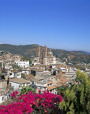 Santa Prisca chuch and town, Taxco, Central Mexico, Mexico, Central America