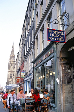 Cafe during Edinburgh Festival, Royal Mile, Edinburgh, Scotland, United Kingdom, Europe