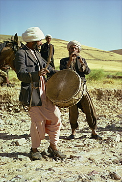 Drummer and flute player near Shirzad, Afghanistan, Asia