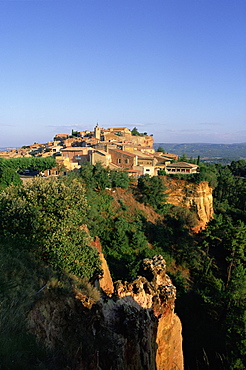 Village at sunrise, Roussillon, Vaucluse, Cote d'Azur, Provence, France, Europe