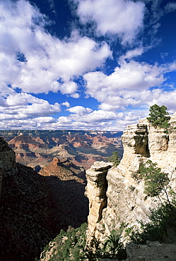 View from the upper section of the Bright Angel Trail, beneath the South Rim, Grand Canyon National Park, UNESCO World Heritage Site, Arizona, United States of America (U.S.A.), North America