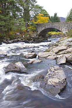 The Falls of Dochart and old stone bridge, Killin, Loch Lomond and the Trossachs National Park, Stirling, Scotland, United Kingdom, Europe