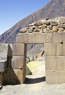 Trapezoidal door, Inca fortress, Ollantaytambo, Peru, South America