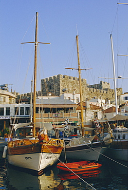 Yacht marina and castle, Marmaris, Aegean coast, Anatolia, Turkey, Asia Minor, Asia