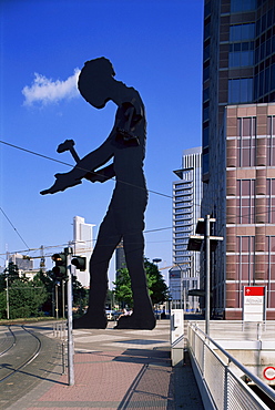 Statue of a hammering man, Frankfurt-am-Main, Hesse, Germany, Europe