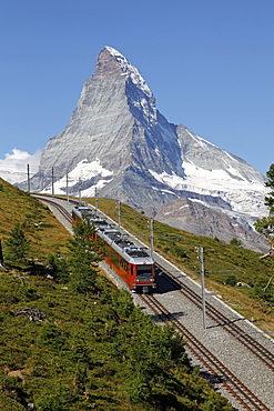 Gornergrat Railway in front of the Matterhorn, Riffelberg, Zermatt, Valais, Swiss Alps, Switzerland, Europe