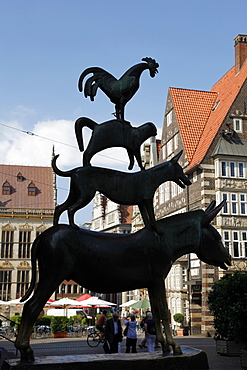 Bronze statue of Town Musicians of Bremen, Bremen, Germany, Europe