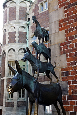 Bronze statue of Town Musicians of Bremen, Bremen, Germany, Europe