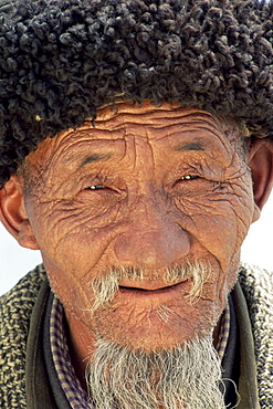 Portrait of an old Tajik man, Lake Kara Kul, Xinjiang, China, Asia