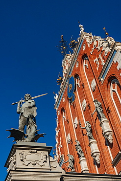 House of Blackheads (a Guildhall) reconstructed in 1999 as a symbol of national resurgence, UNESCO World Heritage Site, Riga, Latvia, Europe