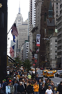 Fifth Avenue crowds, Manhattan, New York City, New York, United States of America, North America