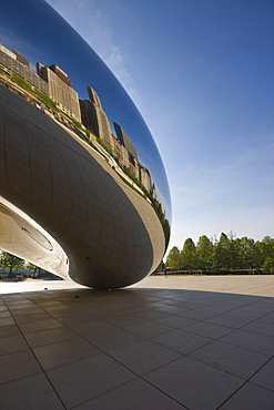 Cloud Gate sculpture in Millennium Park reflecting the skyscrapers of North Michigan Avenue, Chicago, Illinois, United States of America, North America