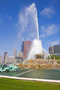 Buckingham Fountain in Grant Park, Chicago, Illinois, United States of America, North America