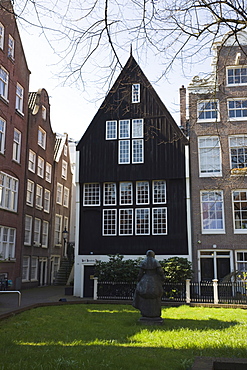 Het Houten Huis, the oldest house in Amsterdam, Begijnhof, a beautiful square of 17th and 18th century houses, Amsterdam, Netherlands, Europe