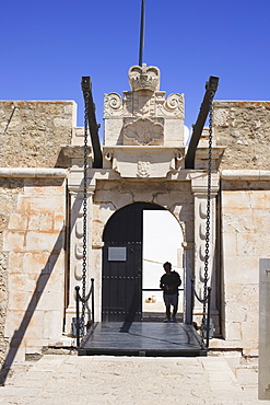 The Fort of Nossa Senhora da Penha de Franca, popularly known as the Fortaleza Ponta da Bandeira, built towards the end of the 17th century to defend the harbour, Lagos, Algarve, Portugal, Europe