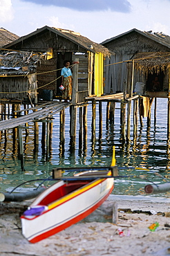 Stilt house built by Philippino refugees on east coast of Borneo by Bajau people, Mabul Island, Sabah, Malaysia, island of Borneo, Southeast Asia, Asia