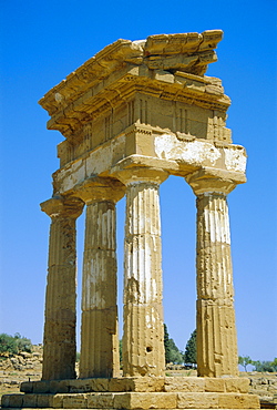 Greek temple of Castor and Pollux dating from 5th century BC, Agrigento, UNESCO World Heritage Site, Sicily, Italy, Europe