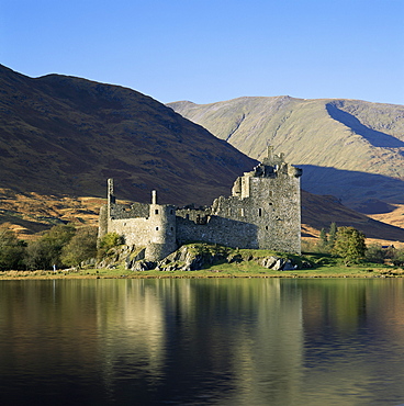 Kilchurn Castle, Loch Awe, Strathclyde, Scotland, United Kingdom, Europe