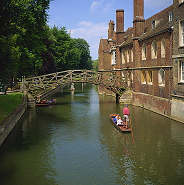 Queens College and Mathematical bridge, Cambridge, Cambridgeshire, England, United Kingdom, Europe