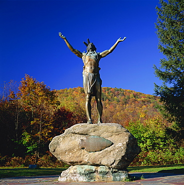 Hail to the Sunrise statue of Mohawk Indian, on the Mohawk Trail, Massachusetts, New England, United States of America, North America