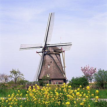 Windmill, Kinderdijk, near Rotterdam, Holland, Europe